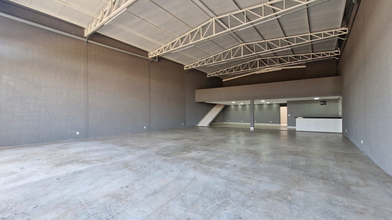 GALPÃO COMERCIAL - AV. GOIÁS NORTE - RES. HUMAITÁ