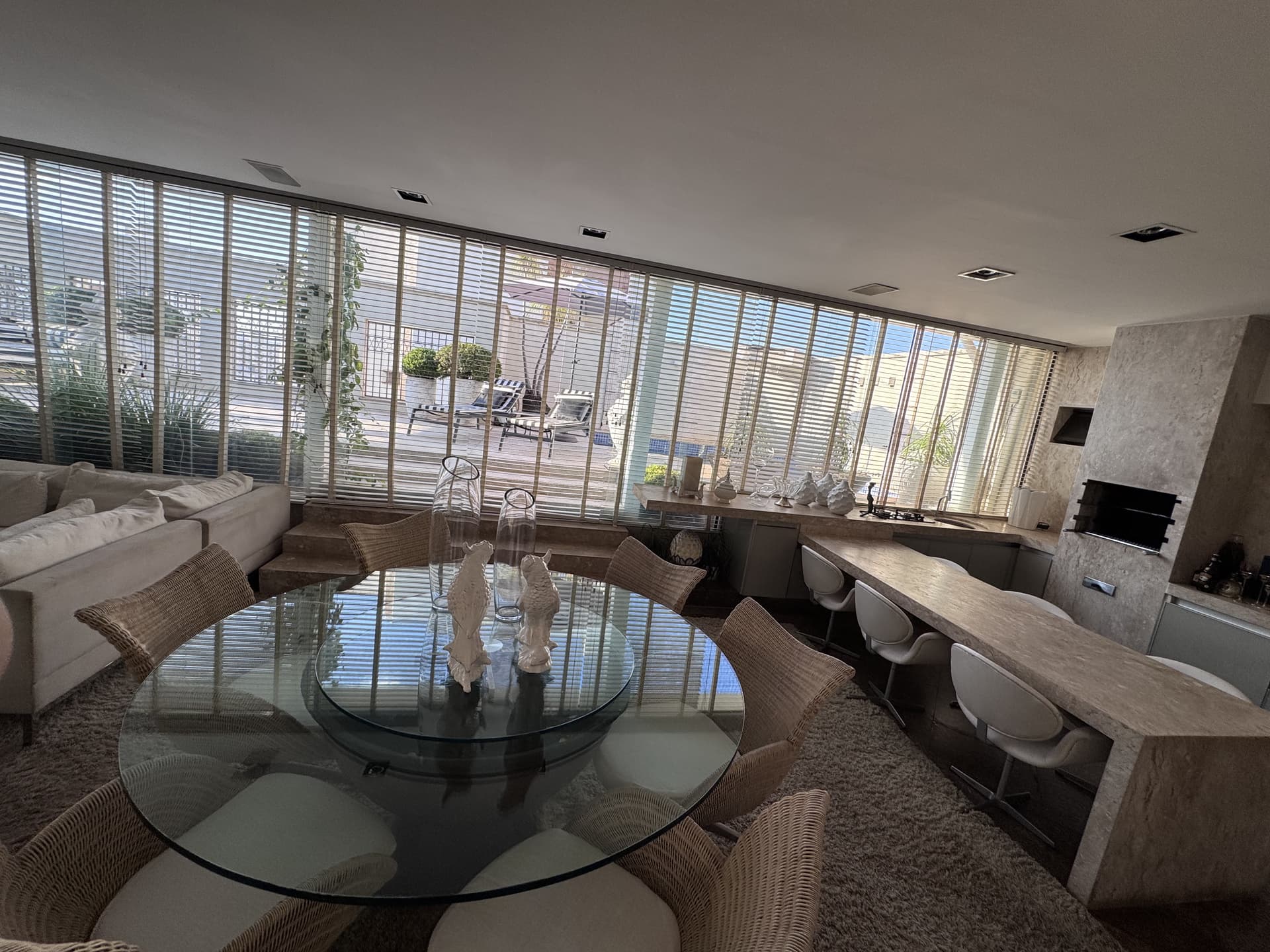 COBERTURA LUXUOSA - 5 SUITES -  LAGO DAS ROSAS - SETOR OESTE