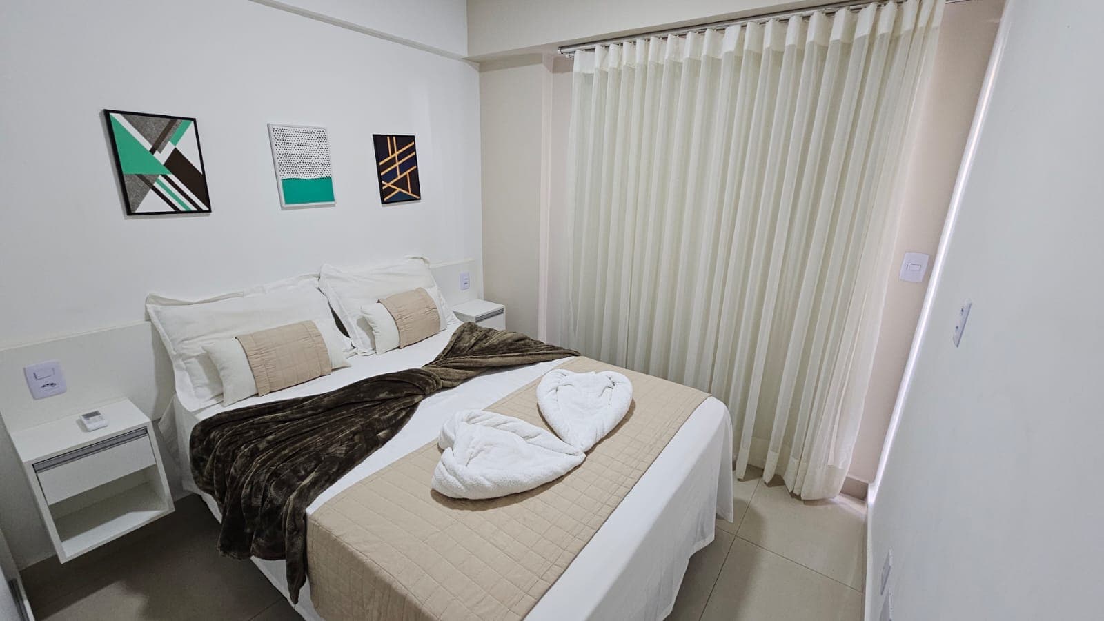 APARTAMENTO MOBILIÁDO DE 02 QUARTOS, JARDIM GOIÁS.