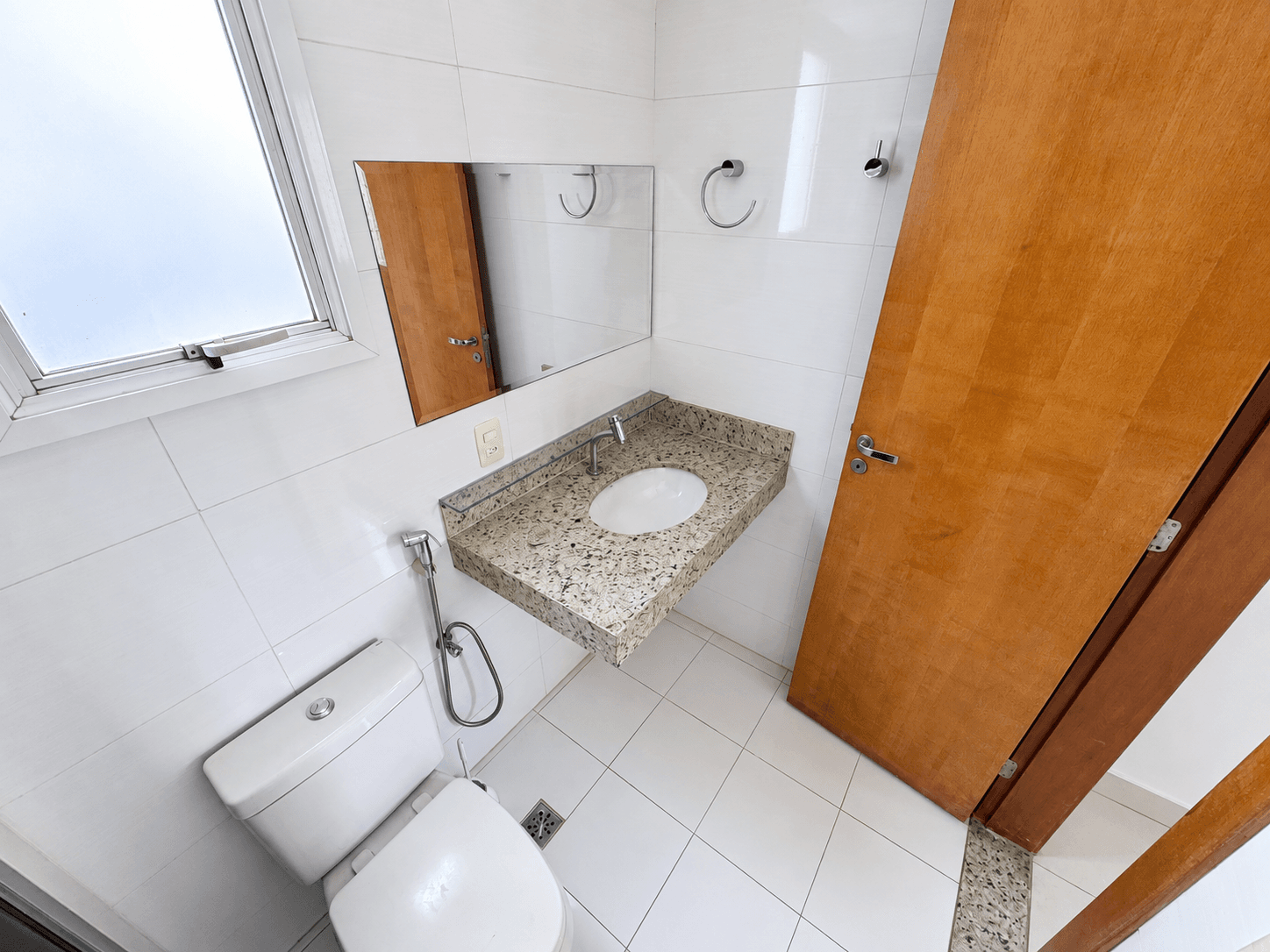 Apartamento 03 Quartos 01 Suíte - Setor Bueno