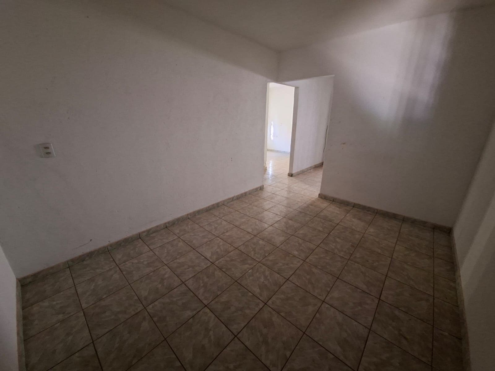 Casa 02 Quarto  - Lote 250m²  Setor Forteville - Goiania -  Go