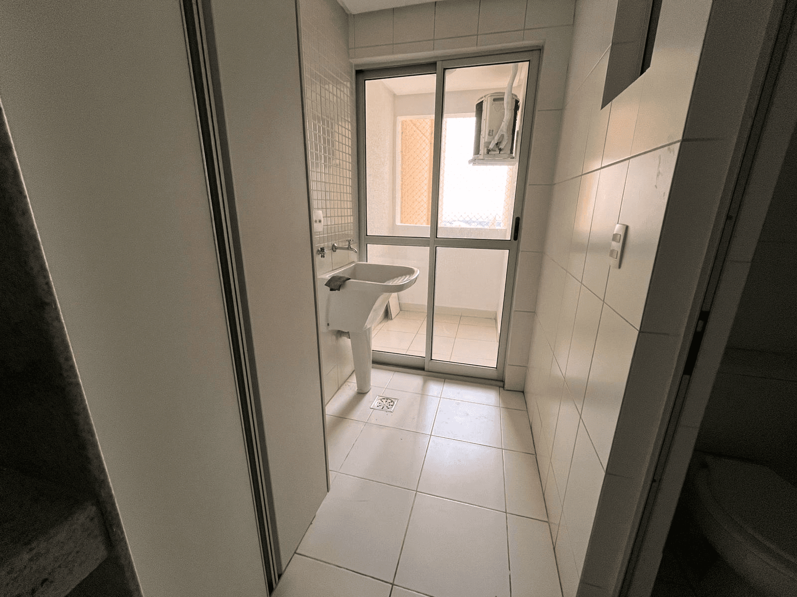 APARTAMENTO 3 SUITES RESIDENCIAL MAHATMA GANDHI NO JARDIM GOIAS