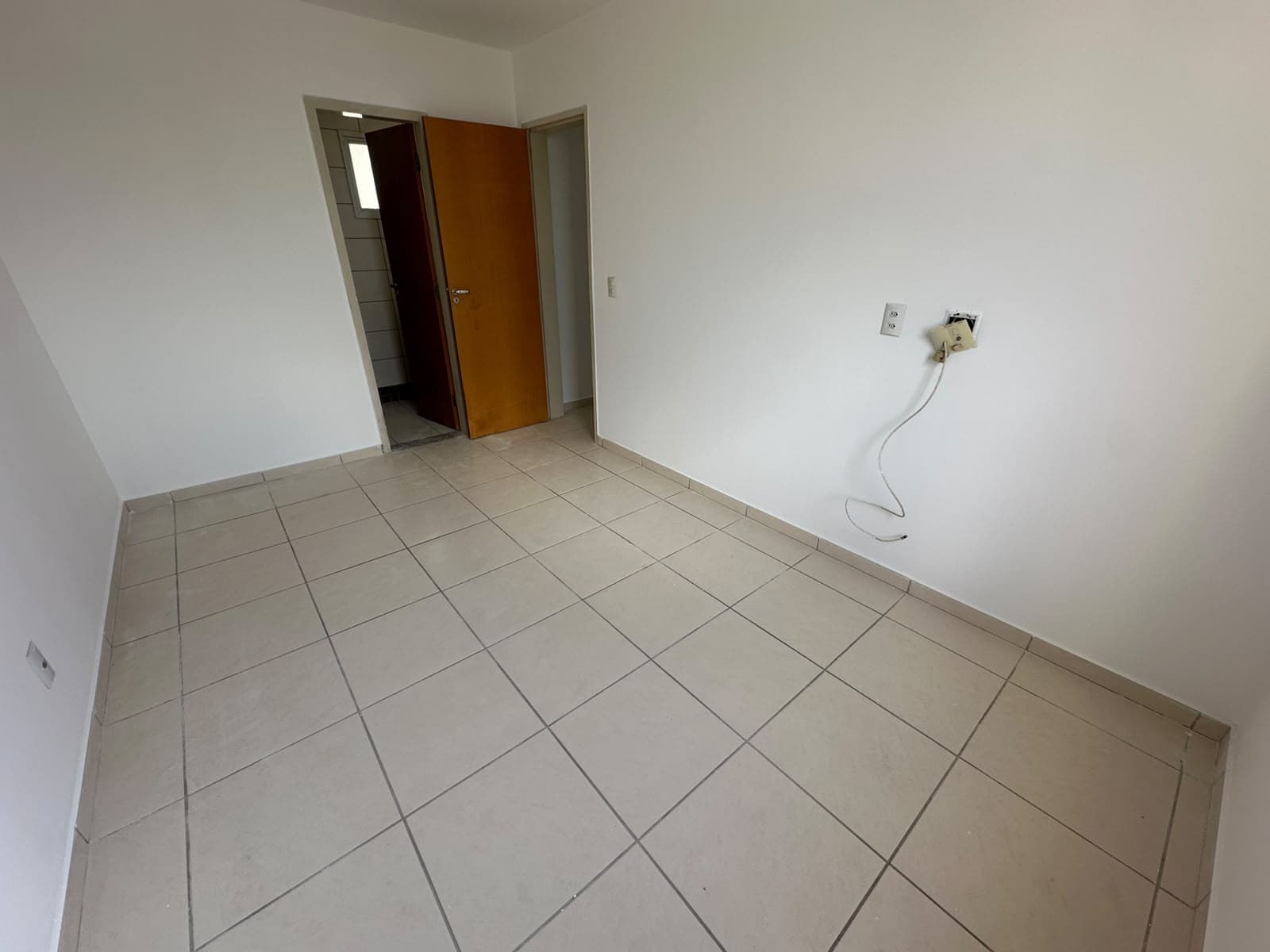 APARTAMENTO 2 QUARTOS SENDO 1 SUITE NO RES PEDRA DO SOL