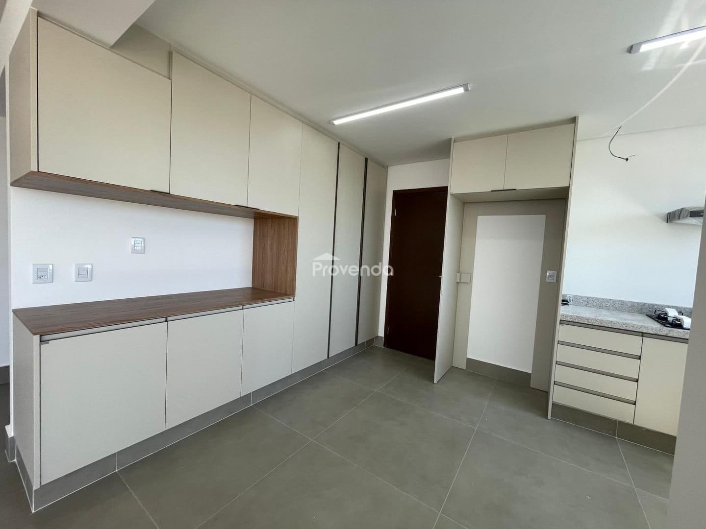 APARTAMENTO 03 SUÍTES - SETOR BUENO