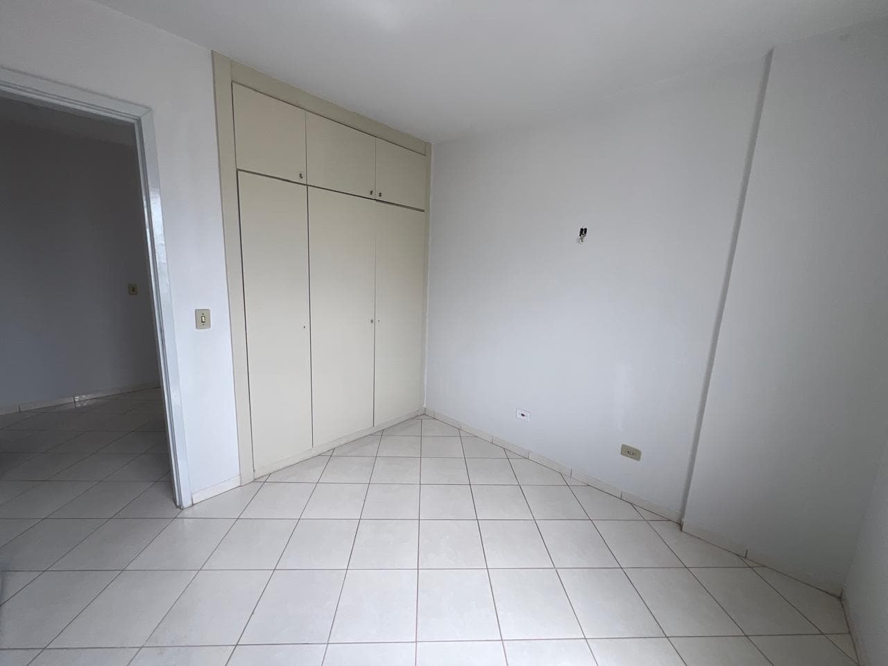 Apartamento 02 Quartos - Edificio Paranoá - Setor do Funcionario