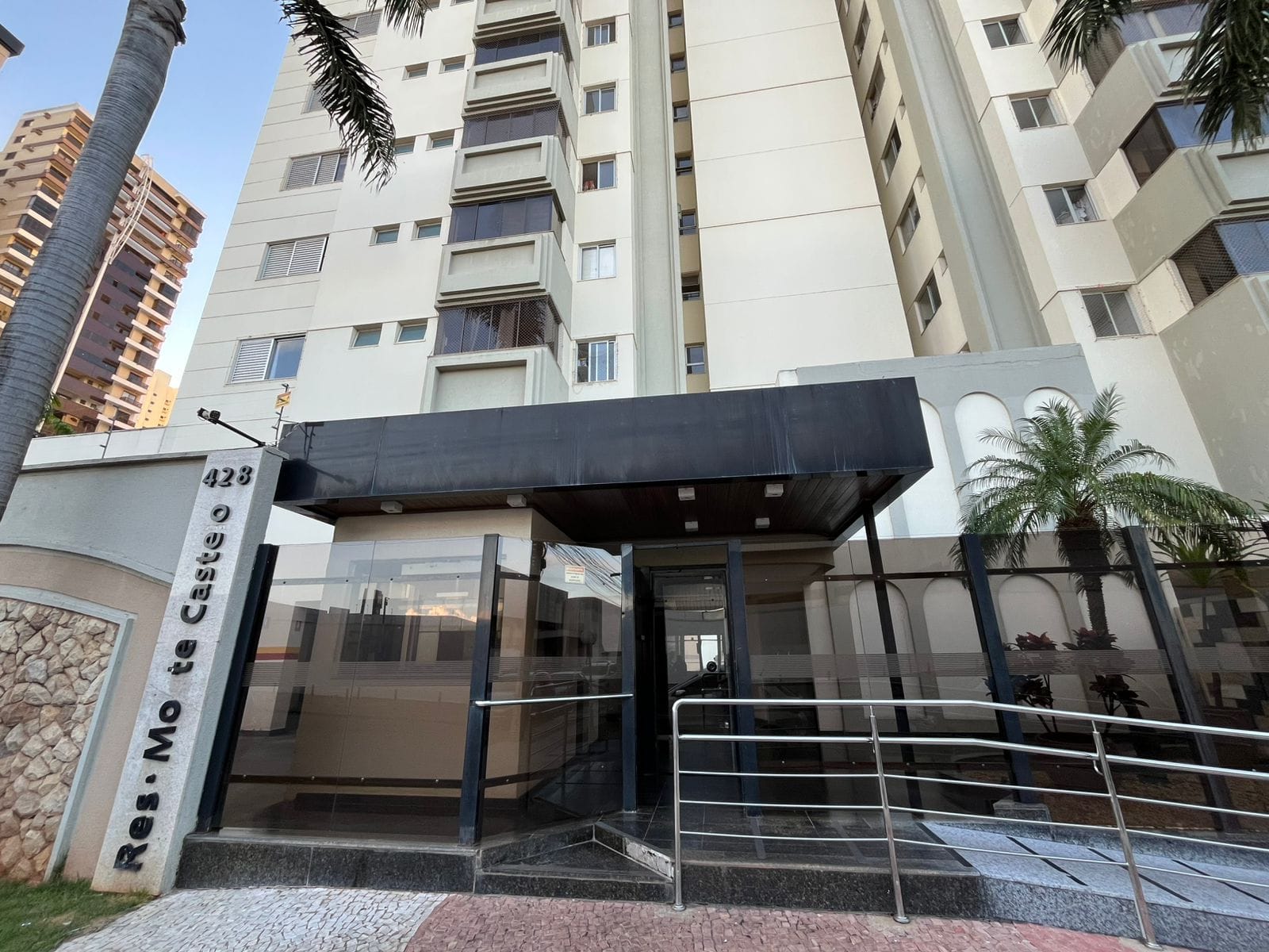 APARTAMENTO 3 QUARTOS SENDO 1 SUITE NO ALTO DA GLORIA