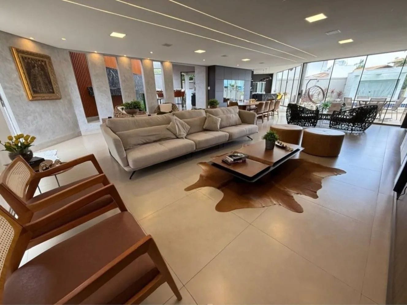 Jardins Viena - Sobrado à venda - 3 suítes - 651m2 terreno - 490m2 construídos