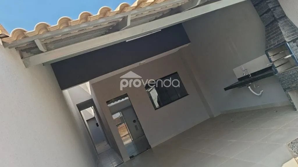 CASA 03 QUARTOS, 1 SUITE, 97m² - JARDIM SCALA - TRINDADE GO