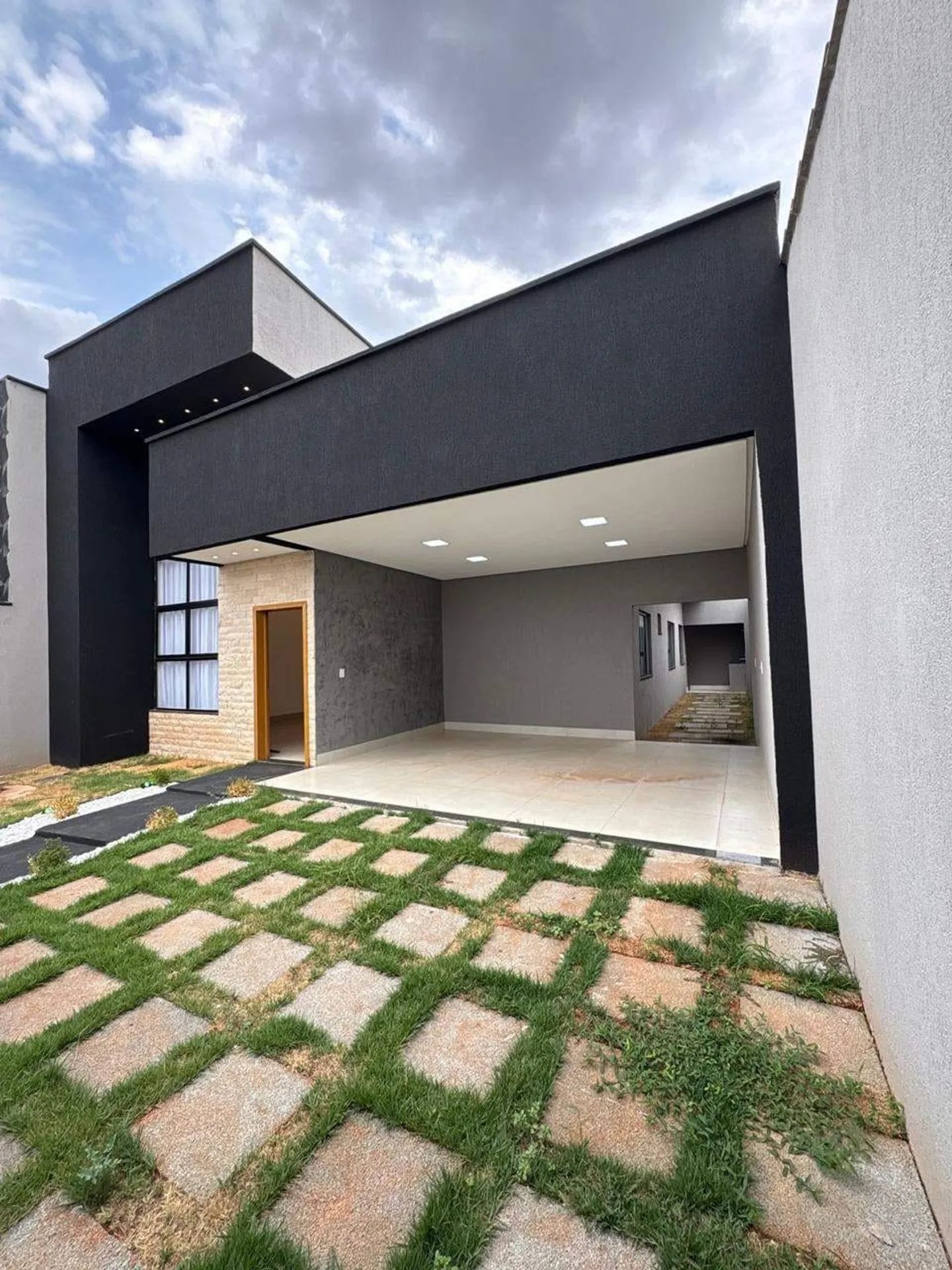 CASA TÉRREA - 3 QUARTOS (1 SUÍTE) - RESIDENCIAL SANTA EDWIGES - SENADOR CANEDO/GO