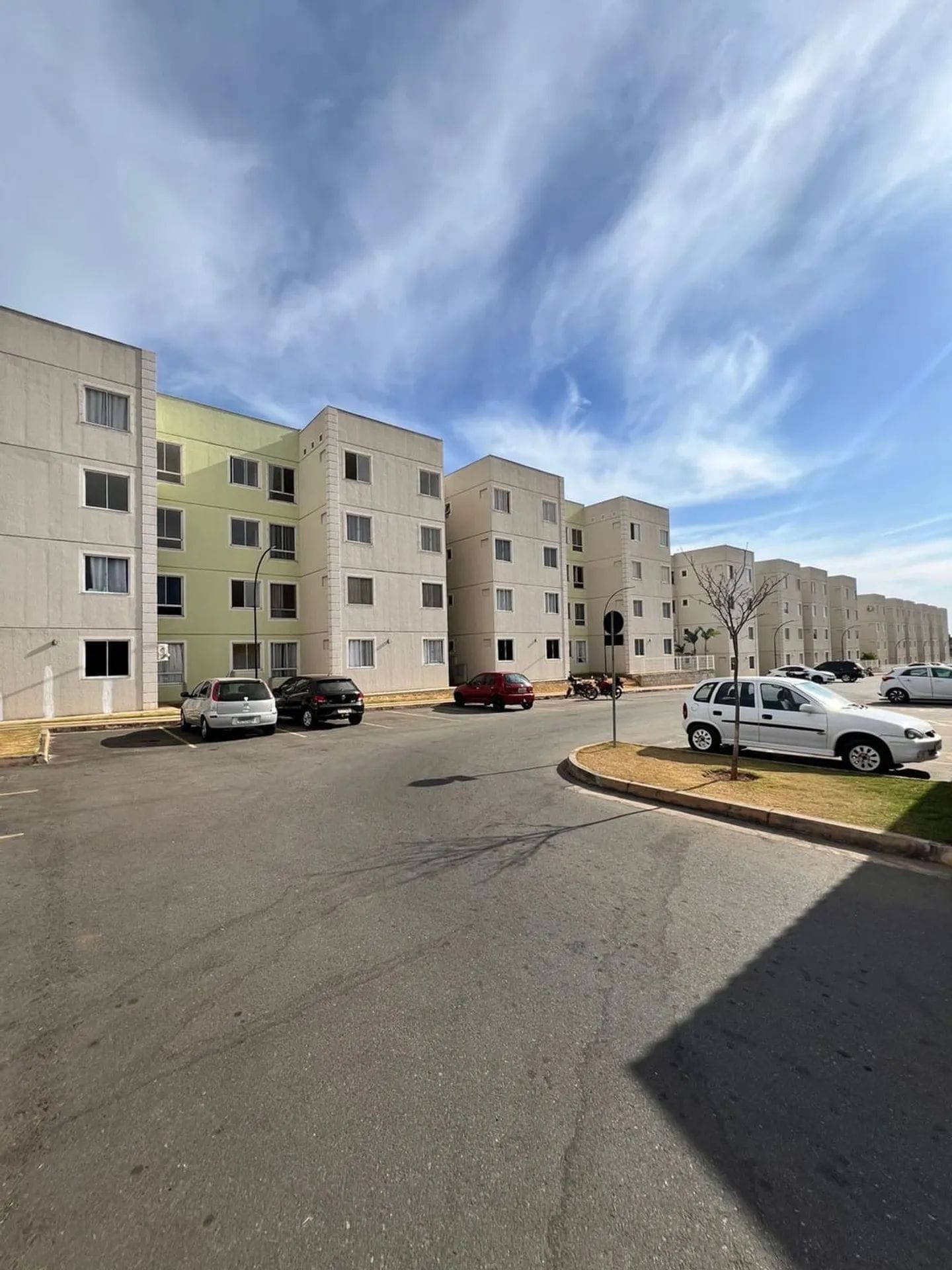 APARTAMENTO TÉRREO - 2 QUARTOS - ÁREA 46m² - LAZER COMPLETO - RESIDENCIAL PORTO DOURADO 3 - GOIÂNIA