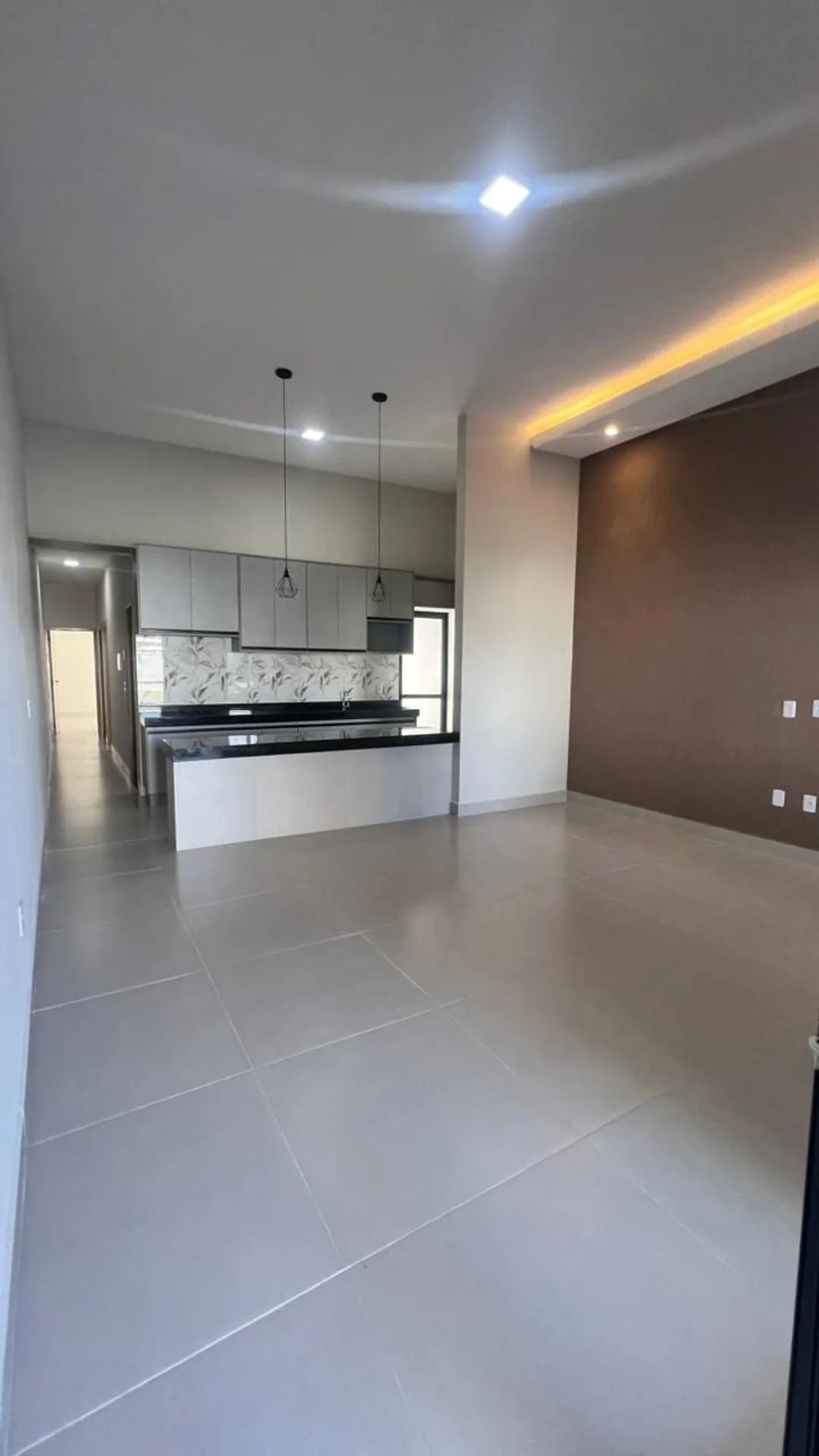 CASA TÉRREA - ÁREA 110m² - 3 QUARTOS (1 SUÍTE) - VILA SÃO SEBASTIÃO - SENADOR CANEDO/GO