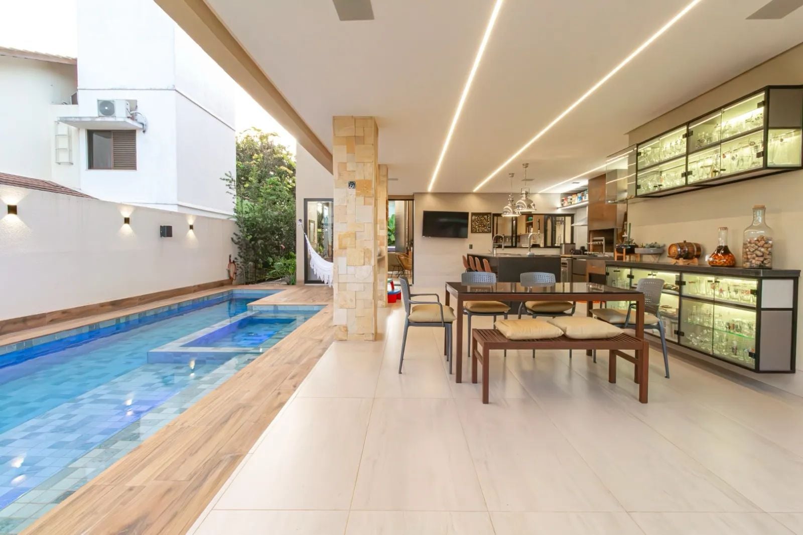 Sobrado à Venda, Jardins Mônaco, Aparecida de Goiânia, GO