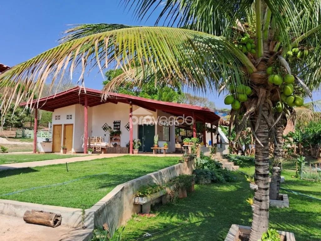 CHÁCARA COM 02 RESIDENCIAS E AREA DE LAZER COM PISCINA