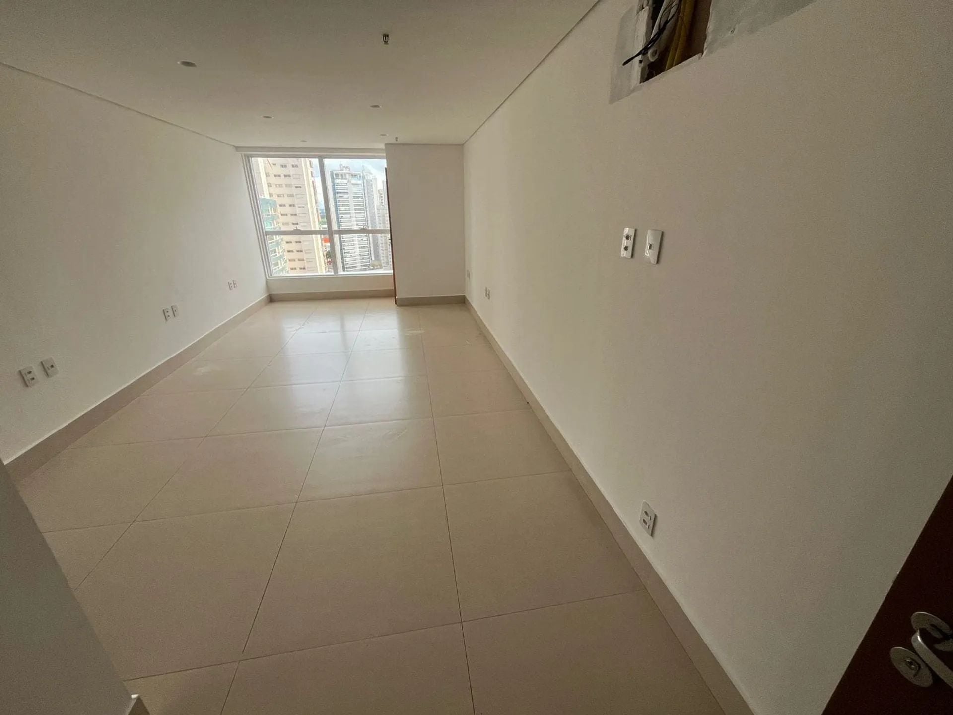 SALA COMERCIAL - ÁREA 29,98m² - TREND OFFICE - JARDIM GOIÁS - GOIÂNIA/GO