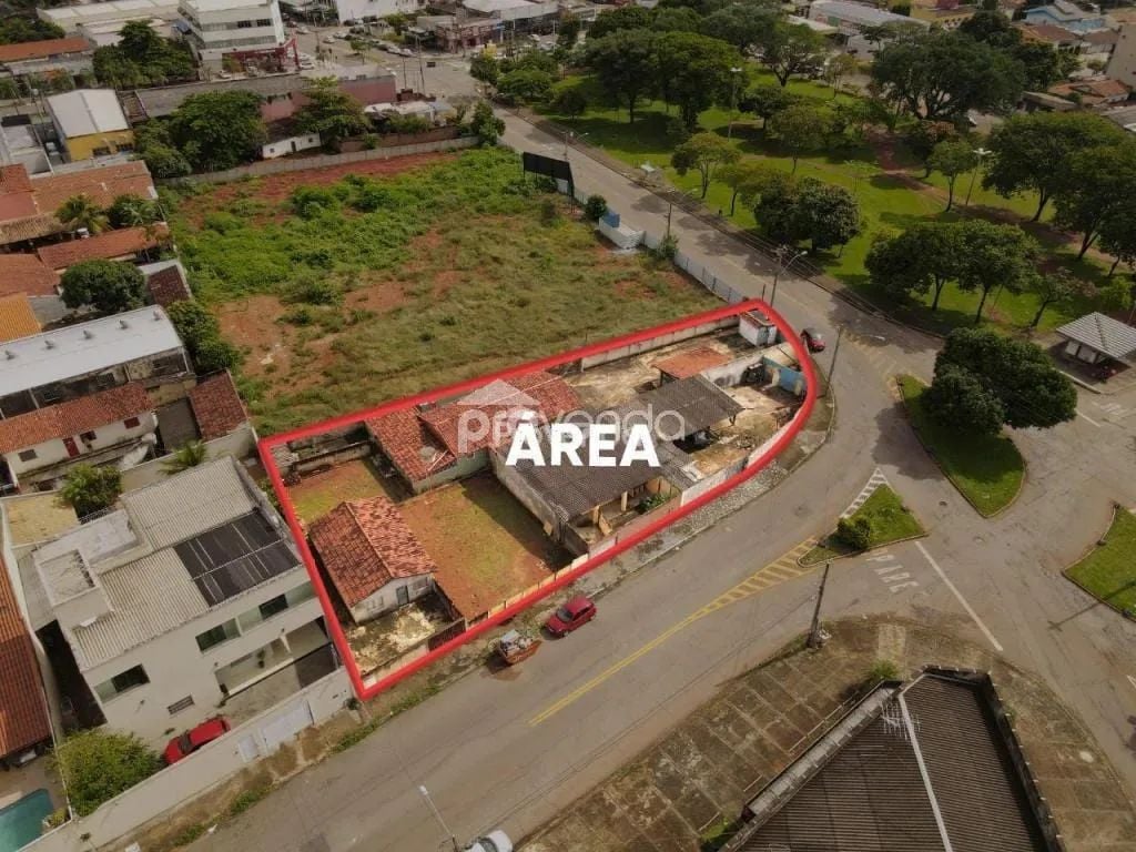 ÁREA 1.470,00m² - SETOR SUDOESTE - ESQUINA