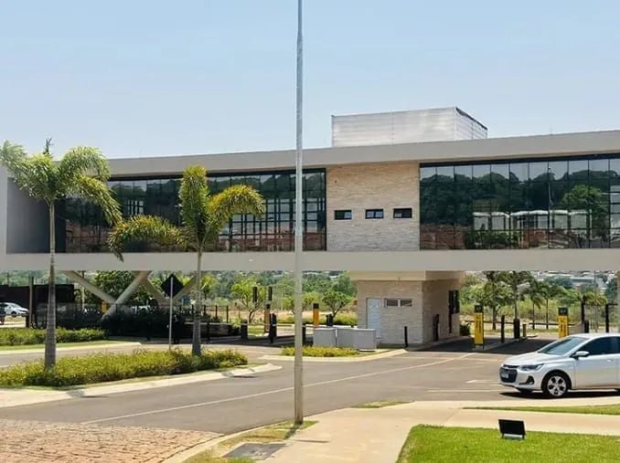 TERRENO DE ESQUINA - ÁREA 637,21m² - RESIDENCIAL PLATEAU D'OR UNIQUE - GOIÂNIA/GO