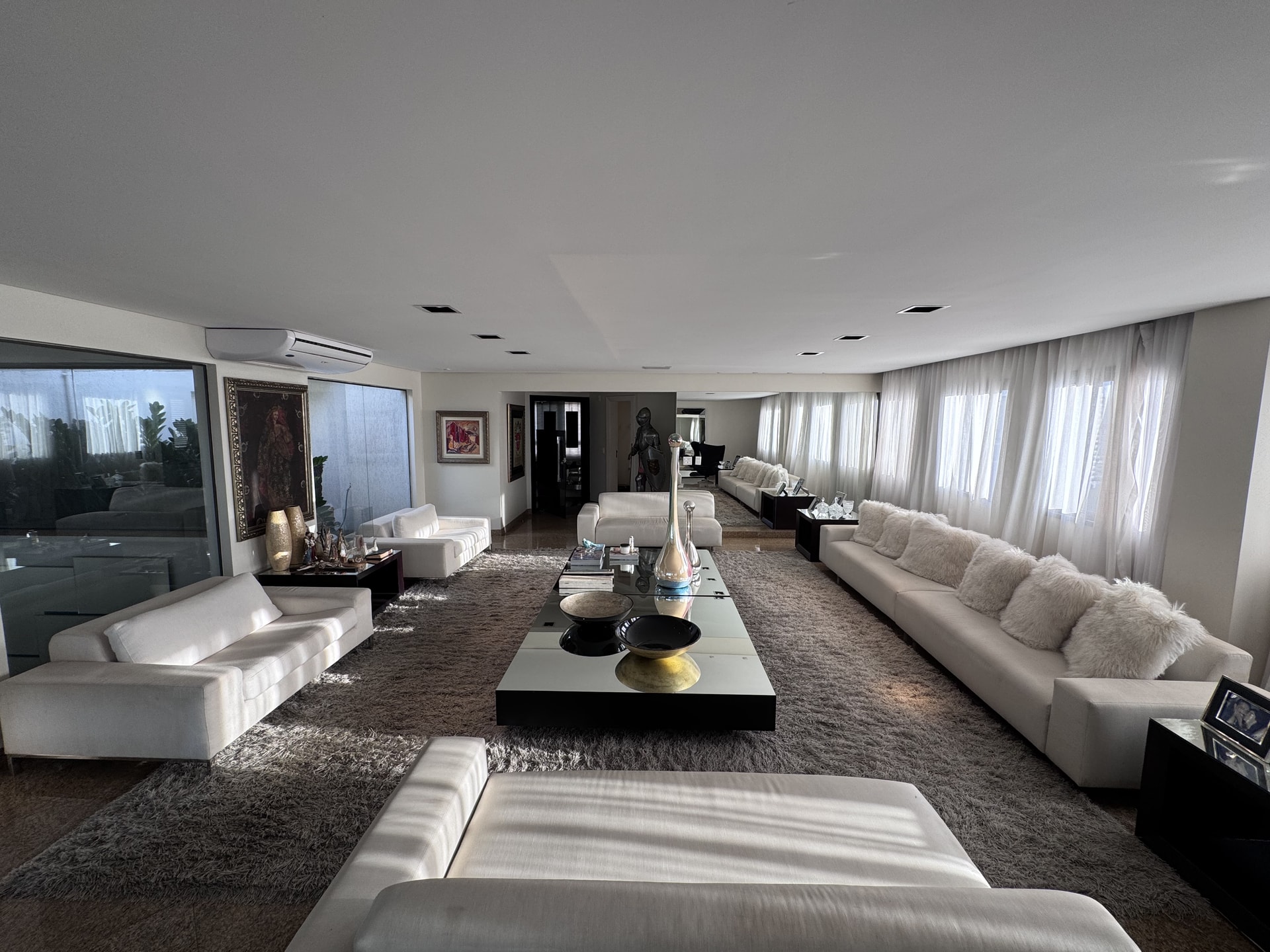 COBERTURA LUXUOSA - 5 SUITES -  LAGO DAS ROSAS - SETOR OESTE