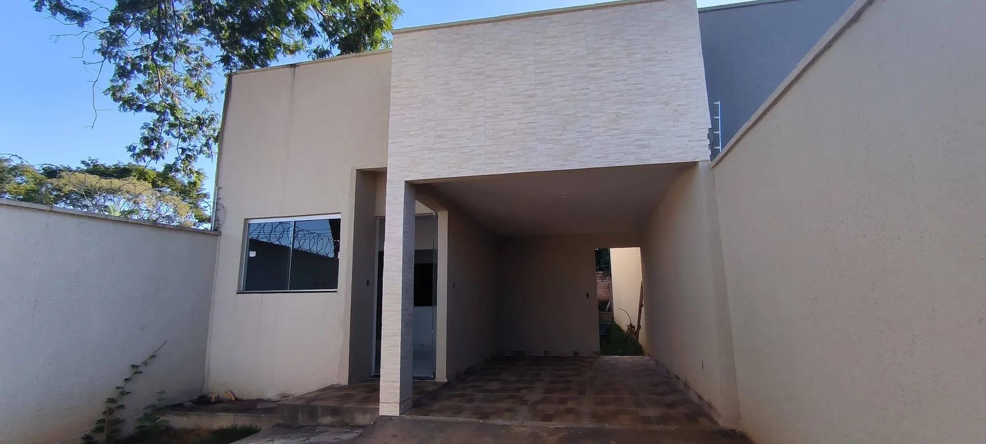 CASA - 3 QUARTOS (1 SUÍTE) - ÁREA 94m² - JARDIM NOVA VENEZA - APARECIDA DE GOIÂNIA/GO