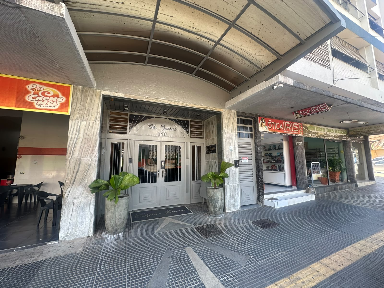 APARTAMENTO 3 QUARTOS RESIDENCIAL JARINA - SETOR CENTRAL