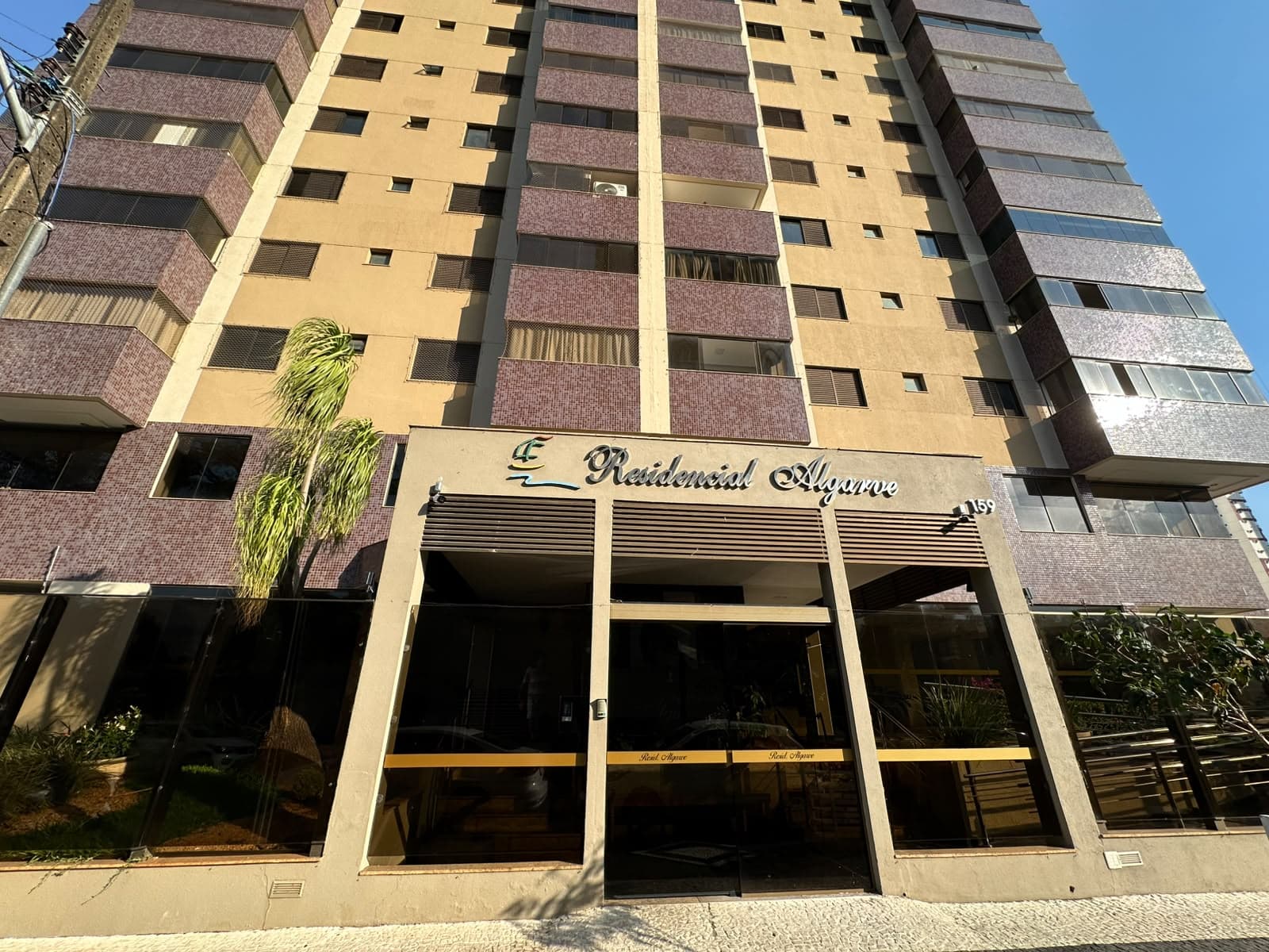 APARTAMENTO 3 SUITES RESIDENCIAL ALGARVE NO SETOR BUENO
