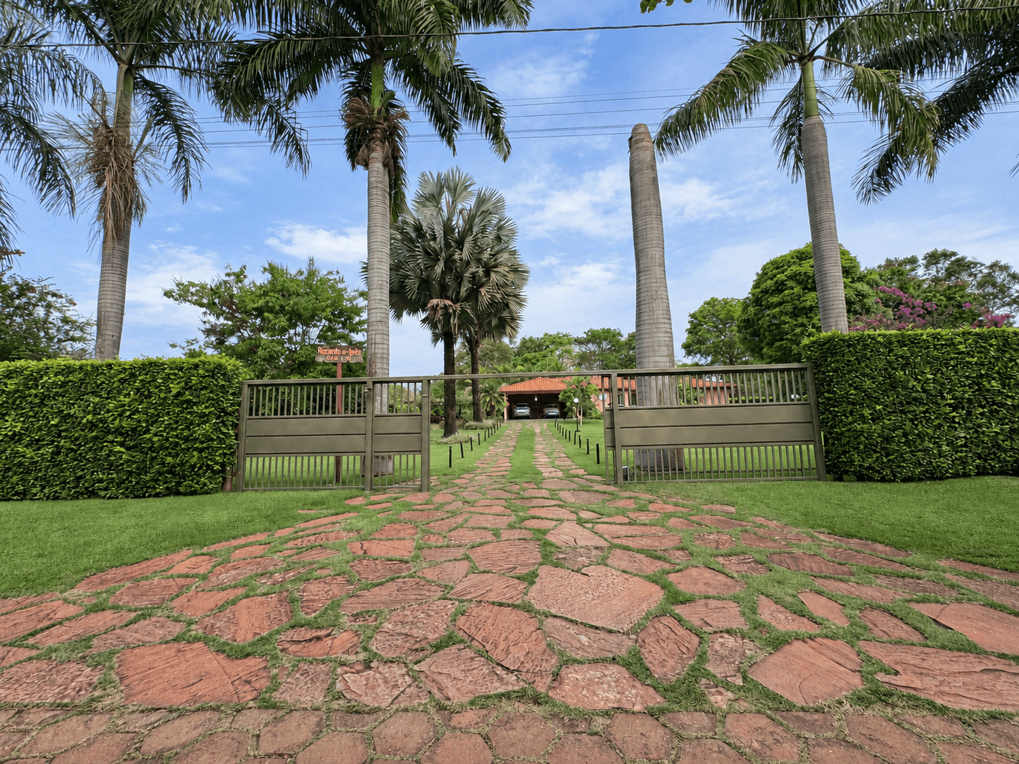 CHACARA 3 QUARTOS SENDO 1 SUITE PARAISO TROPICAL SITIO DE RECREIO