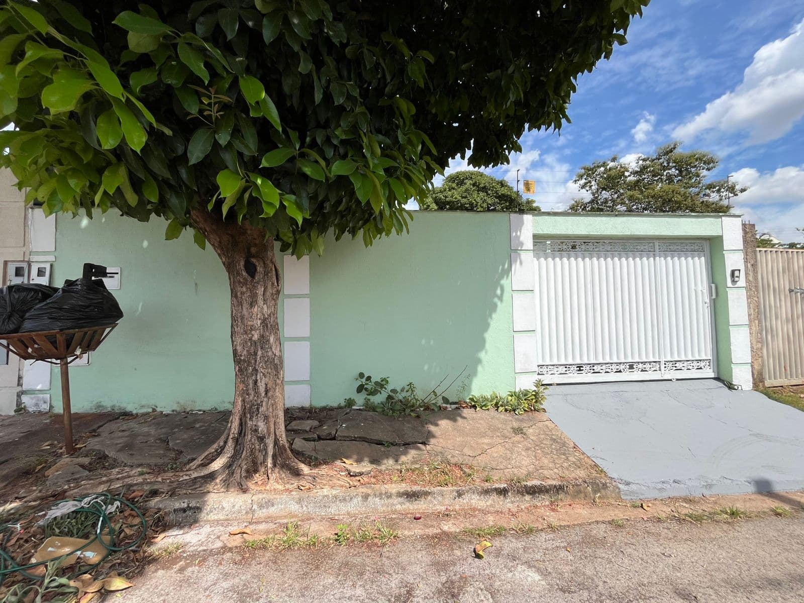 CASA 3 QUARTOS SENDO 1 SUITE NO JARDIM VITORIA