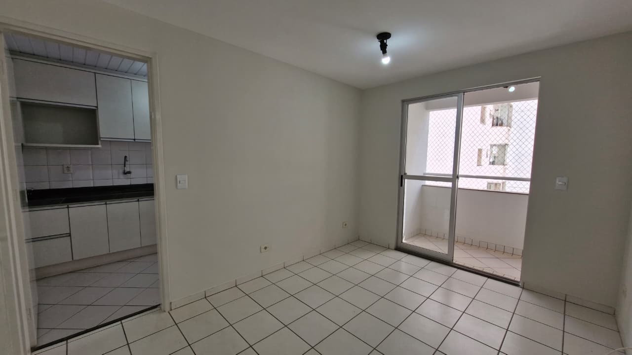 APARTAMENTO DE 02 QUARTOS, SETOR BUENO.