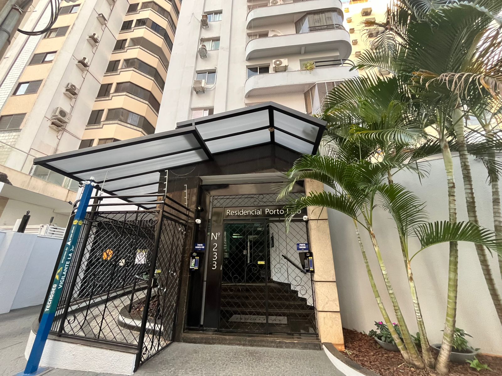 APARTAMENTO MOBILIADO 3 QUARTOS SENDO 1 SUITE NO RES PORTO FINO NO SETOR OESTE