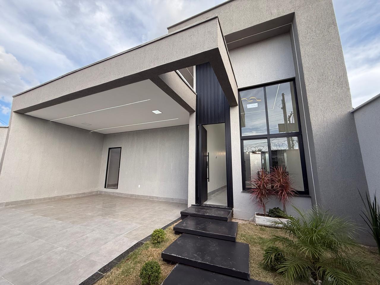 CASA 3 SUITES COM PISCINA JARDIM ELI FORTE