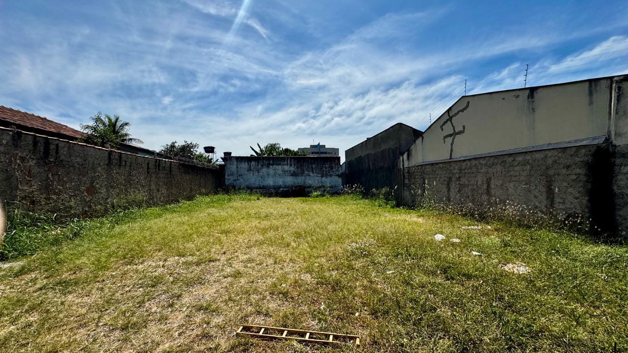 LOTE A VENDA SETOR VILA MARINA , PROXIMO AO SHOPPING BURITI .