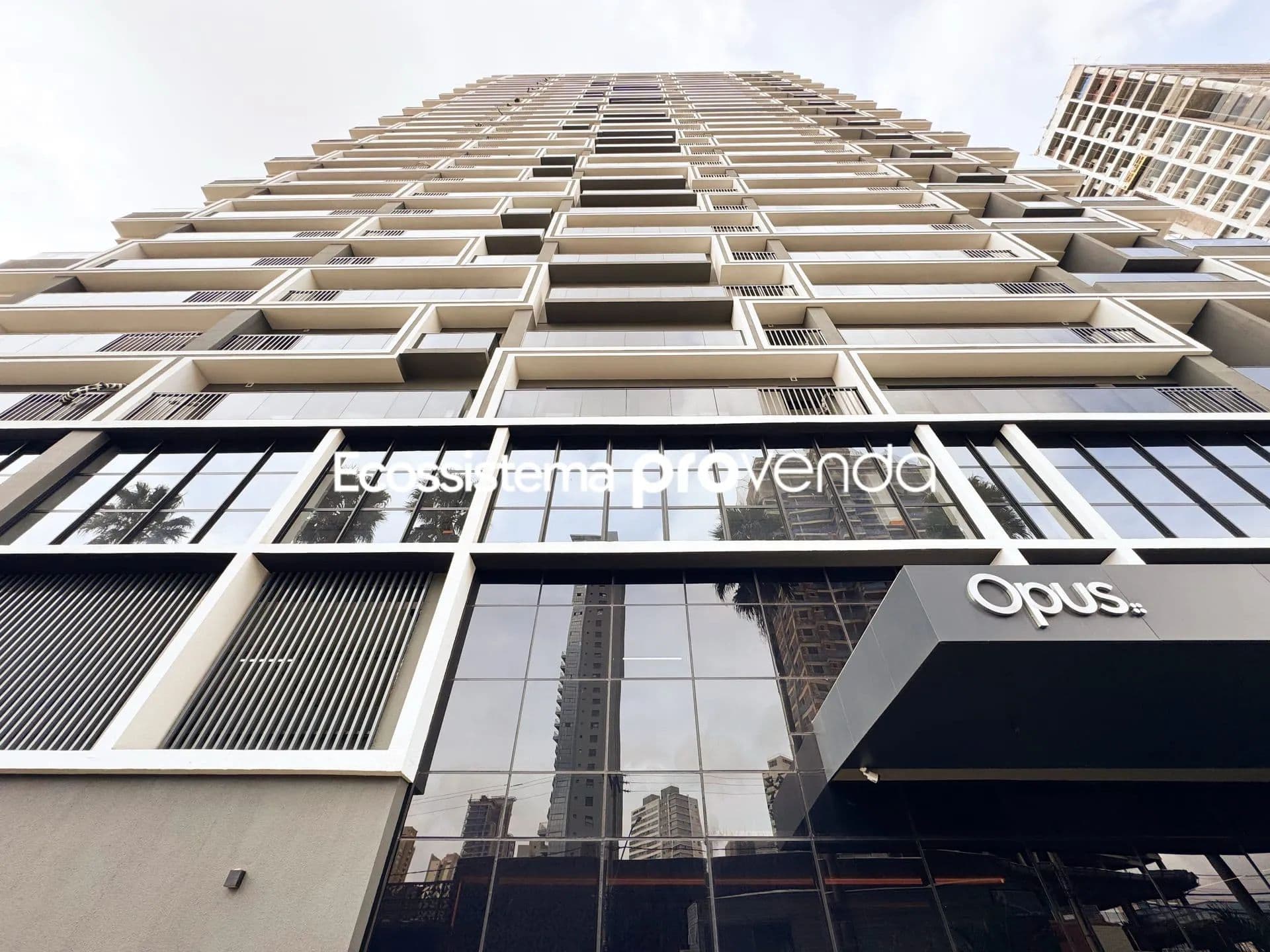 APARTAMENTO - 2 SUÍTES - PISCINA PRIVATIVA - OPUS GYRO ROOFTOP - SETOR MARISTA