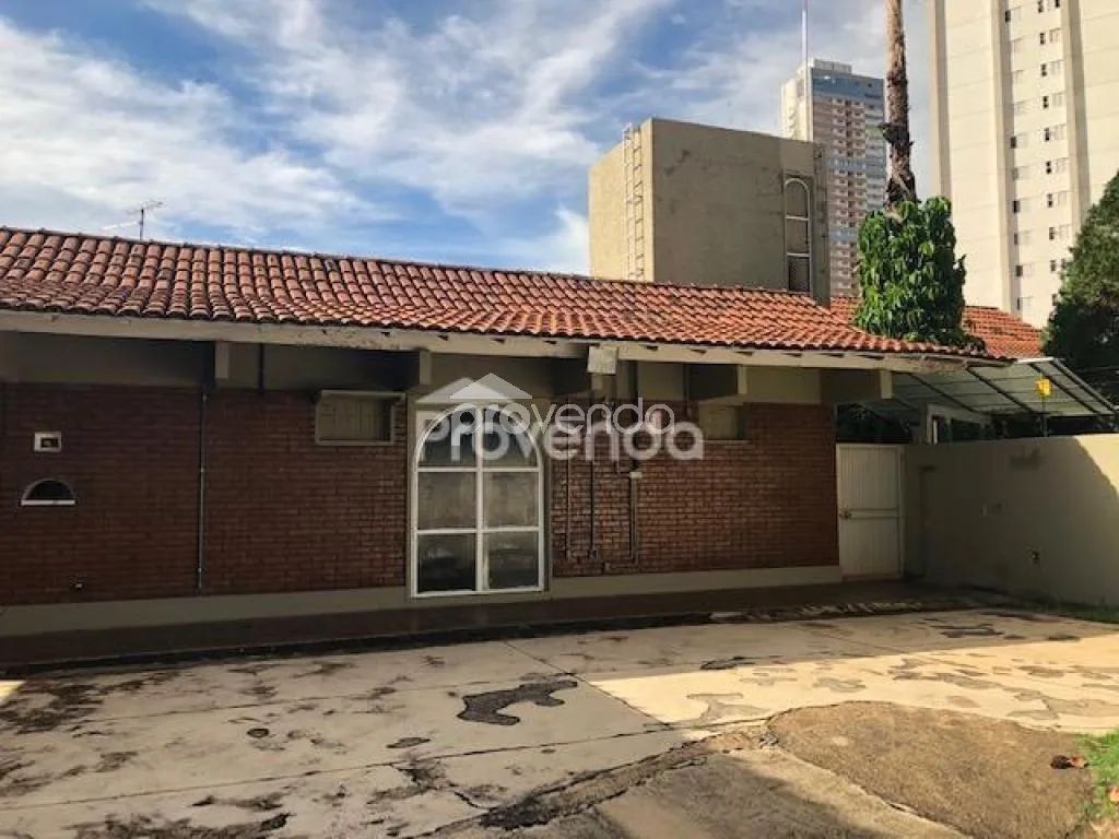 CASA COMERCIAL NO SETOR MARISTA