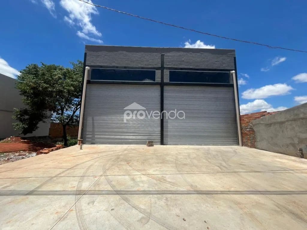 GALPÃO NA AVENIDA DE 300M² NO JARDIM HELVECIA