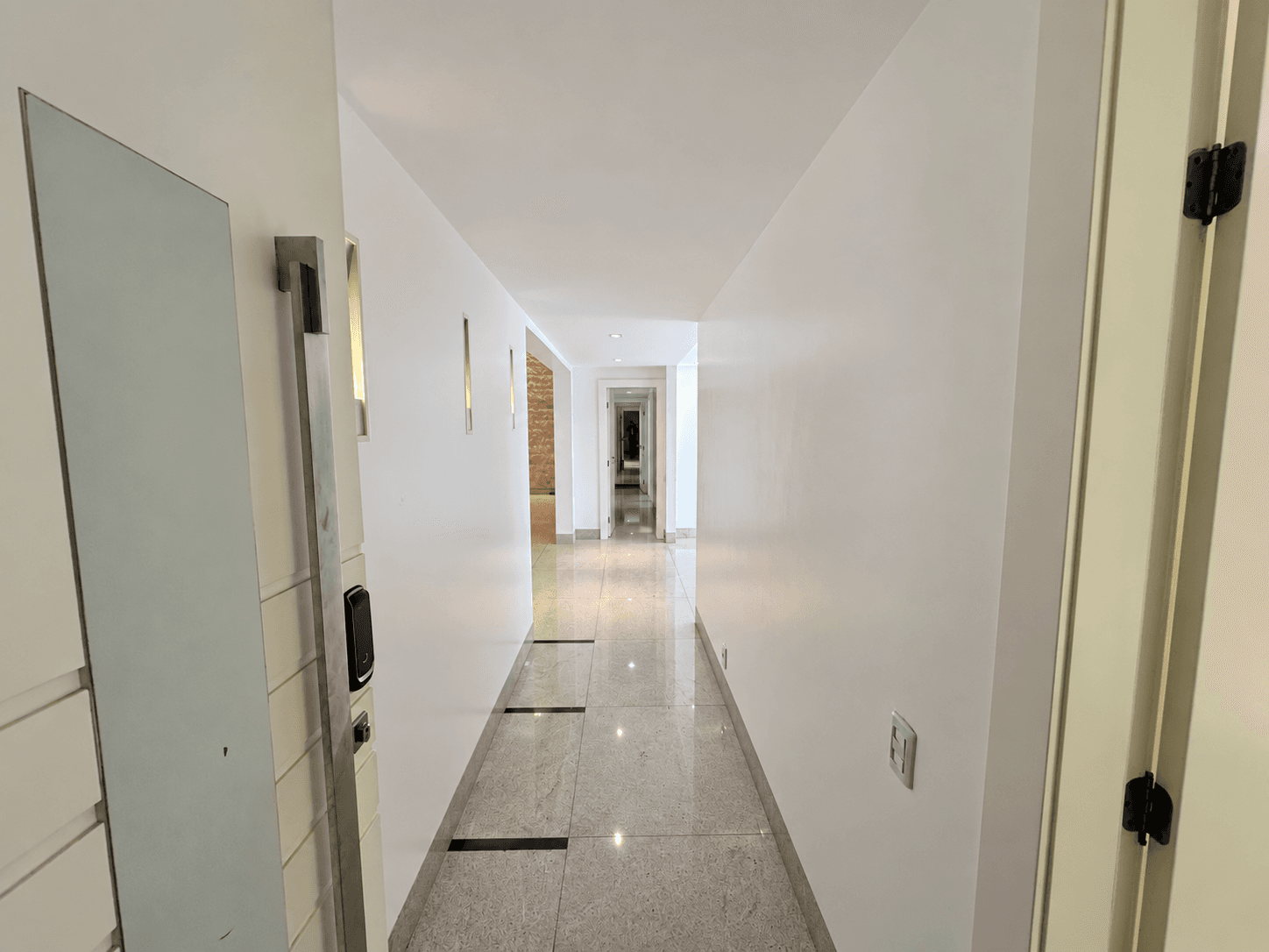 APARTAMENTO 3 SUITES EM FRENTE AO VACA BRAVA RESIDENCIAL RESERVA DO LAGO