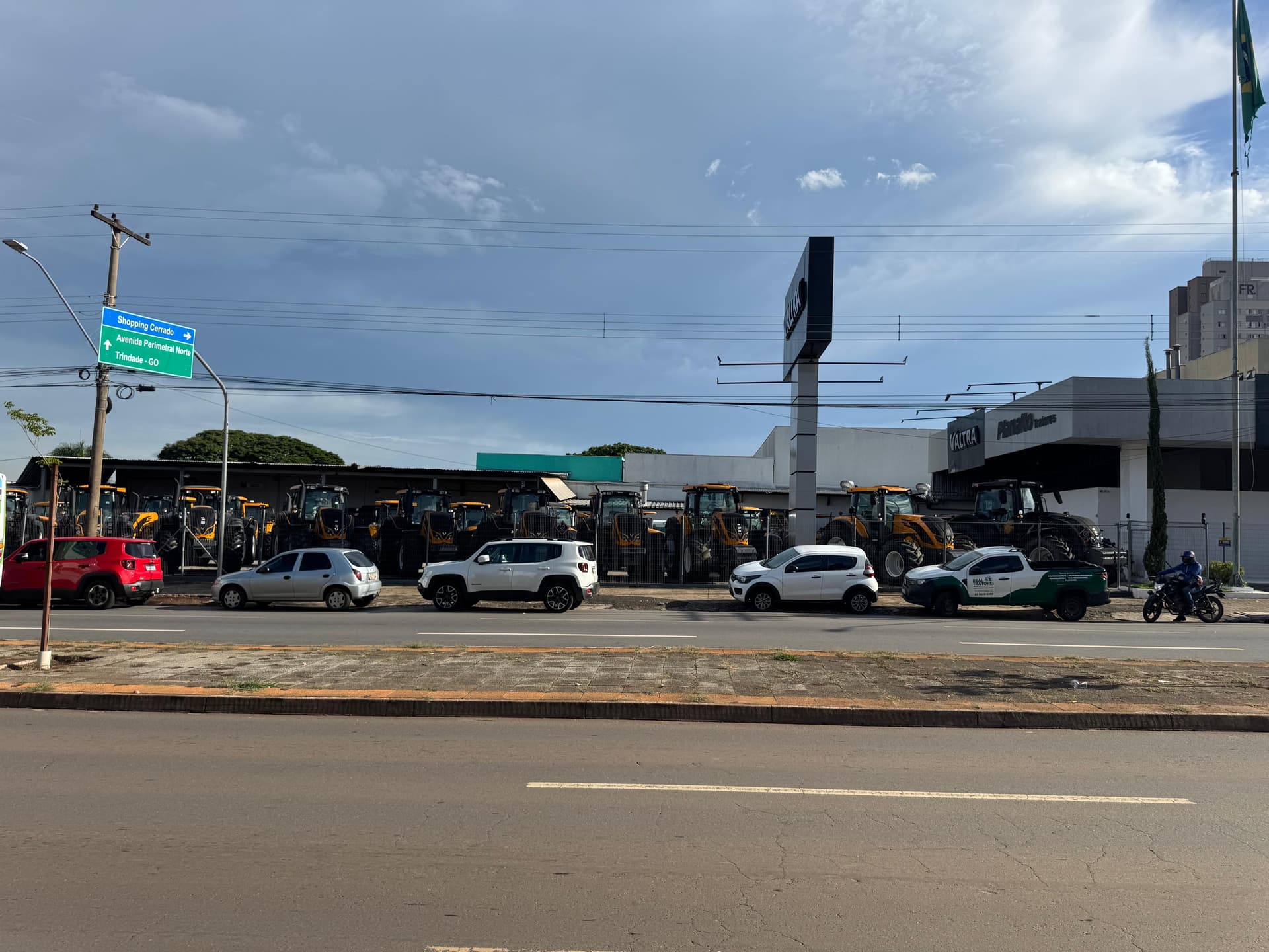 IMOVEL COMERCIAL COM 1.800m² FRENTE PARA AVENIDA CESTELO BRANCO