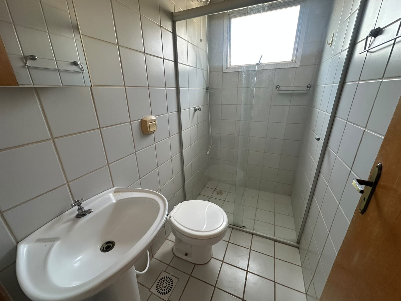 APARTAMENTO DE 01 QUARTO ED JOSE FARIAS FILHO NO SETOR LESTE UNIVERSITÁRIO.