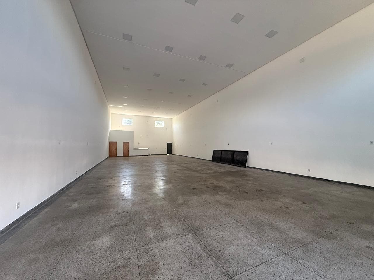 GALPÃO DE 300M², INDEPENDÊNCIA MANSOES, APARECIDA DE GOIANIA.