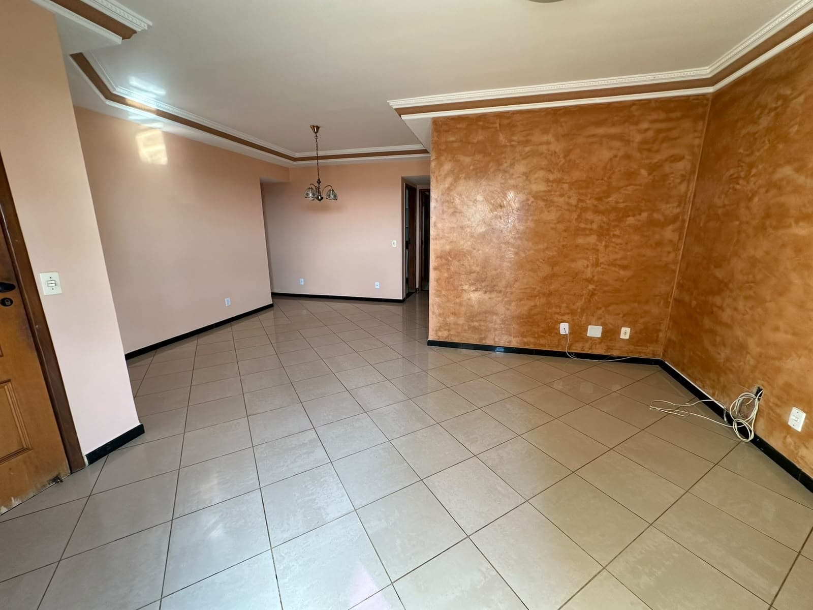 APARTAMENTO 3 SUITES RESIDENCIAL ALGARVE NO SETOR BUENO