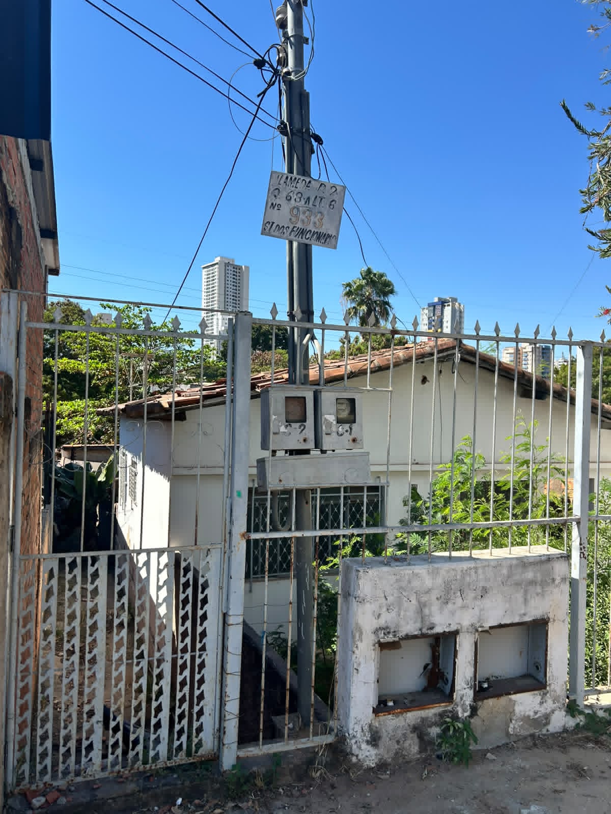LOTE À VENDA NO SETOR DOS FUNCIONÁRIOS – 351 m²