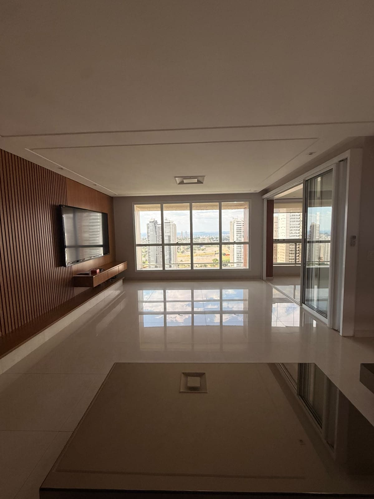 APARTAMENTO COM 5 SUÍTES NO IMPERADOR DO PARK – JARDIM GOIÁS