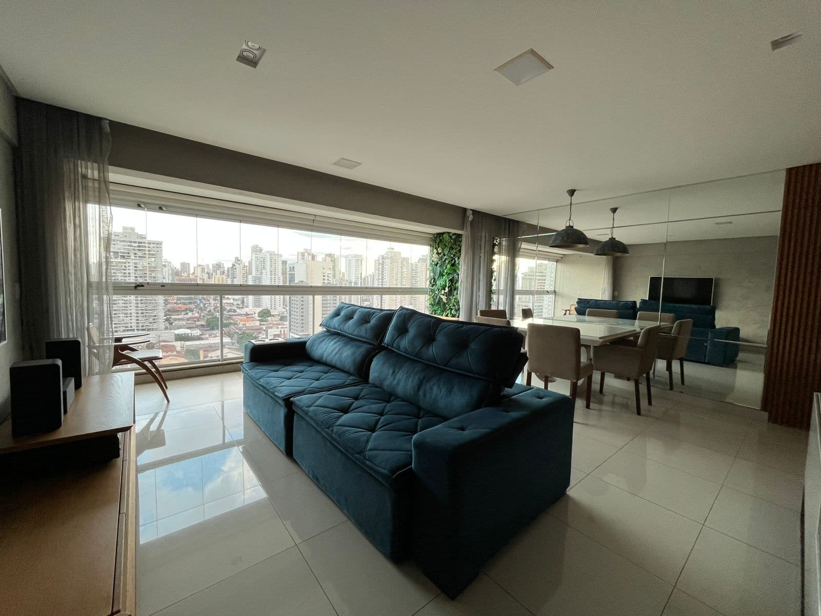 APARTAMENTO 3 SUITES RESIDENCIAL AROEIRAS NO SETOR BUENO