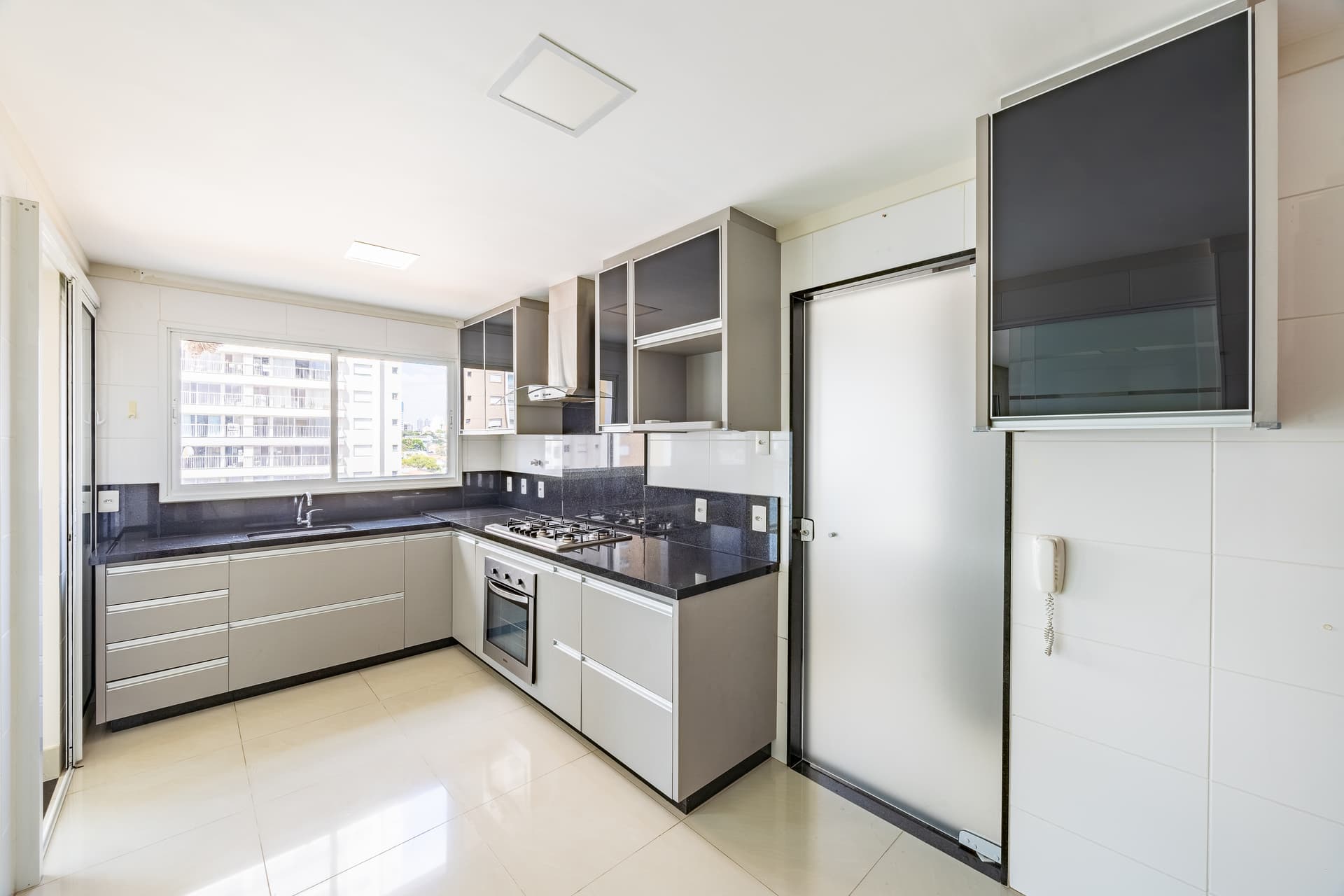 Apartamento de 3 suítes no Palco Vaca Brava – Jardim América