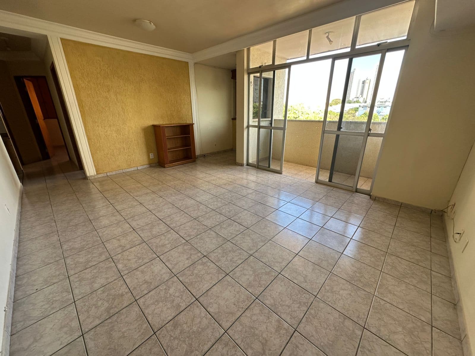 APARTAMENTO 3 QUARTOS SENDO 1 SUITE ED MILAO NO SETOR LESTE UNIVERSITÁRIO