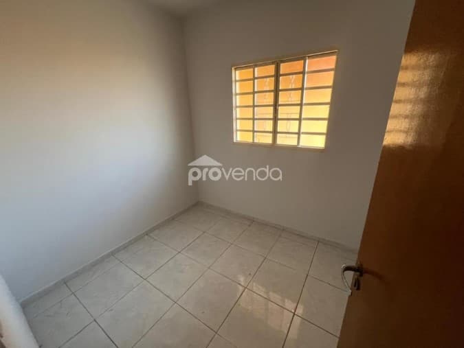CASA 02 QUARTOS - AVENIDA DOS DEMOCRATAS - GARAVELO PARK