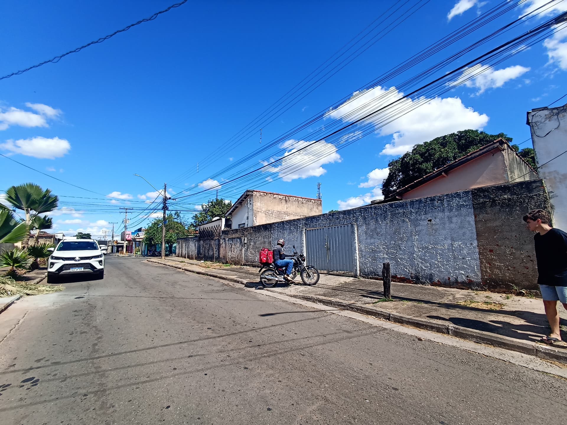 IMÓVEL PARA RENDA NO SETOR CASTELO BRANCO – ESQUINA E RENDA IMEDIATA
