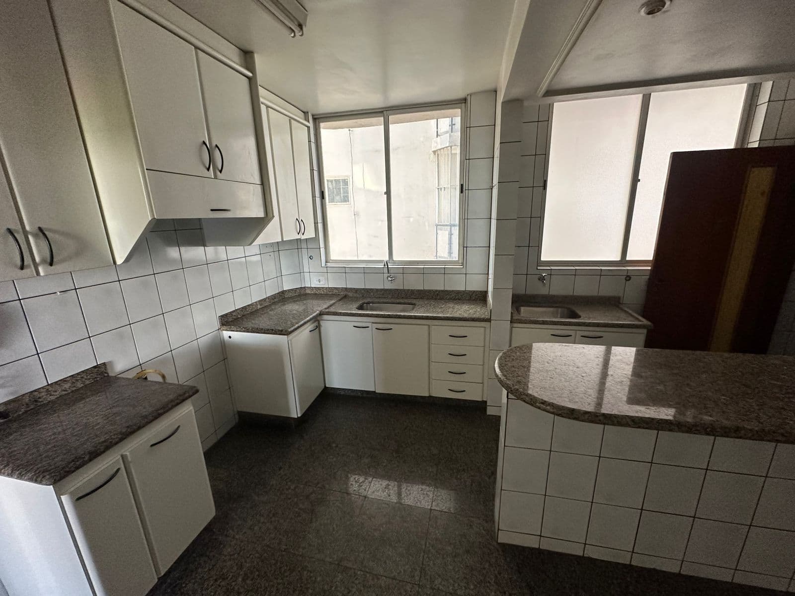 APARTAMENTO 3 QUARTOS SENDO 1 SUITE ED MILAO NO SETOR LESTE UNIVERSITÁRIO