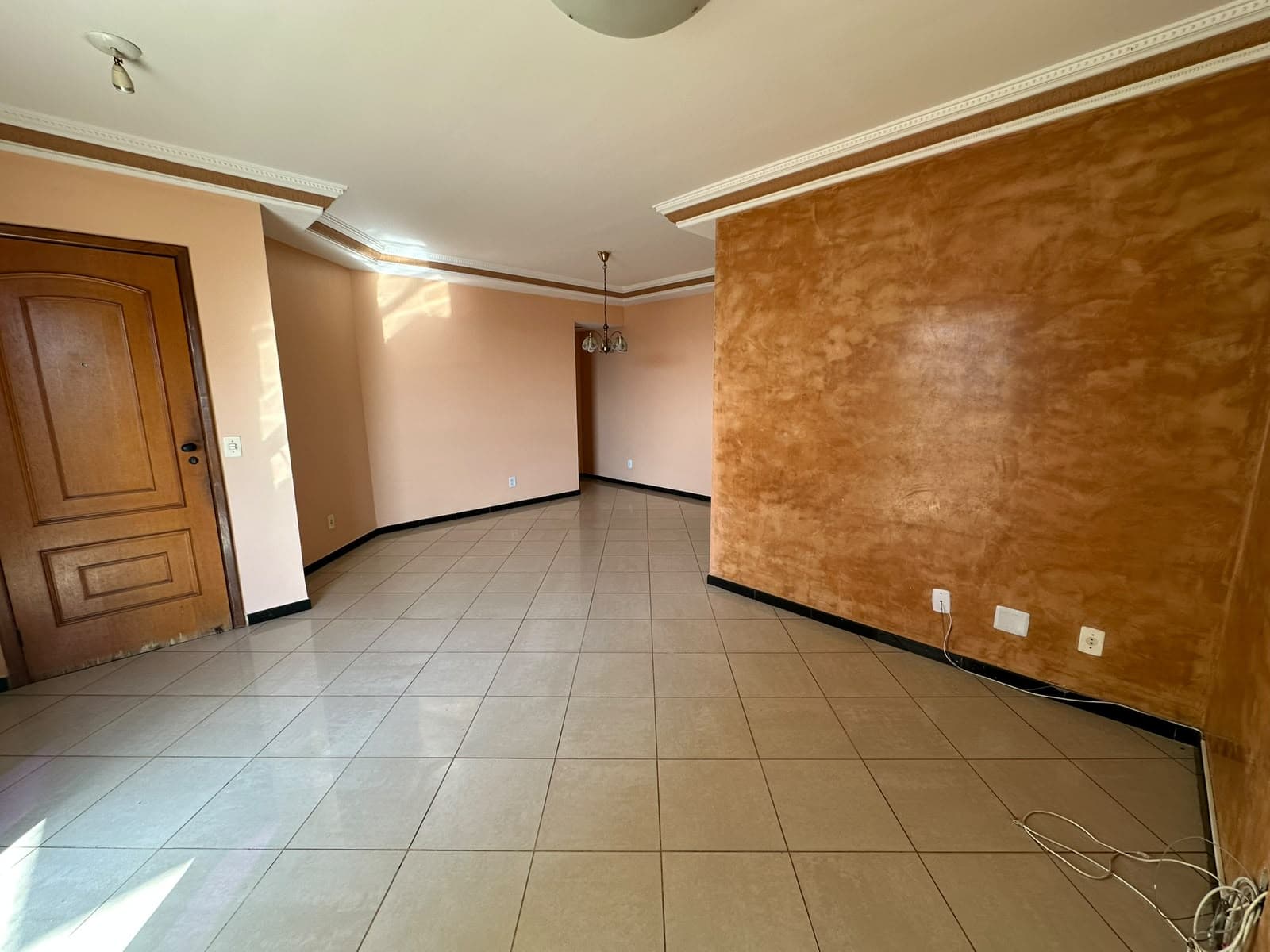 APARTAMENTO 3 SUITES RESIDENCIAL ALGARVE NO SETOR BUENO