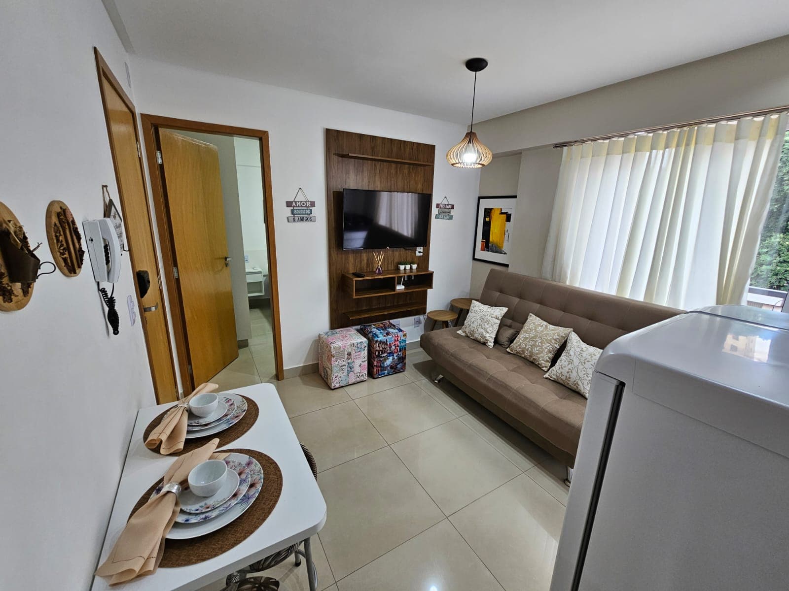 APARTAMENTO MOBILIÁDO DE 02 QUARTOS, JARDIM GOIÁS.