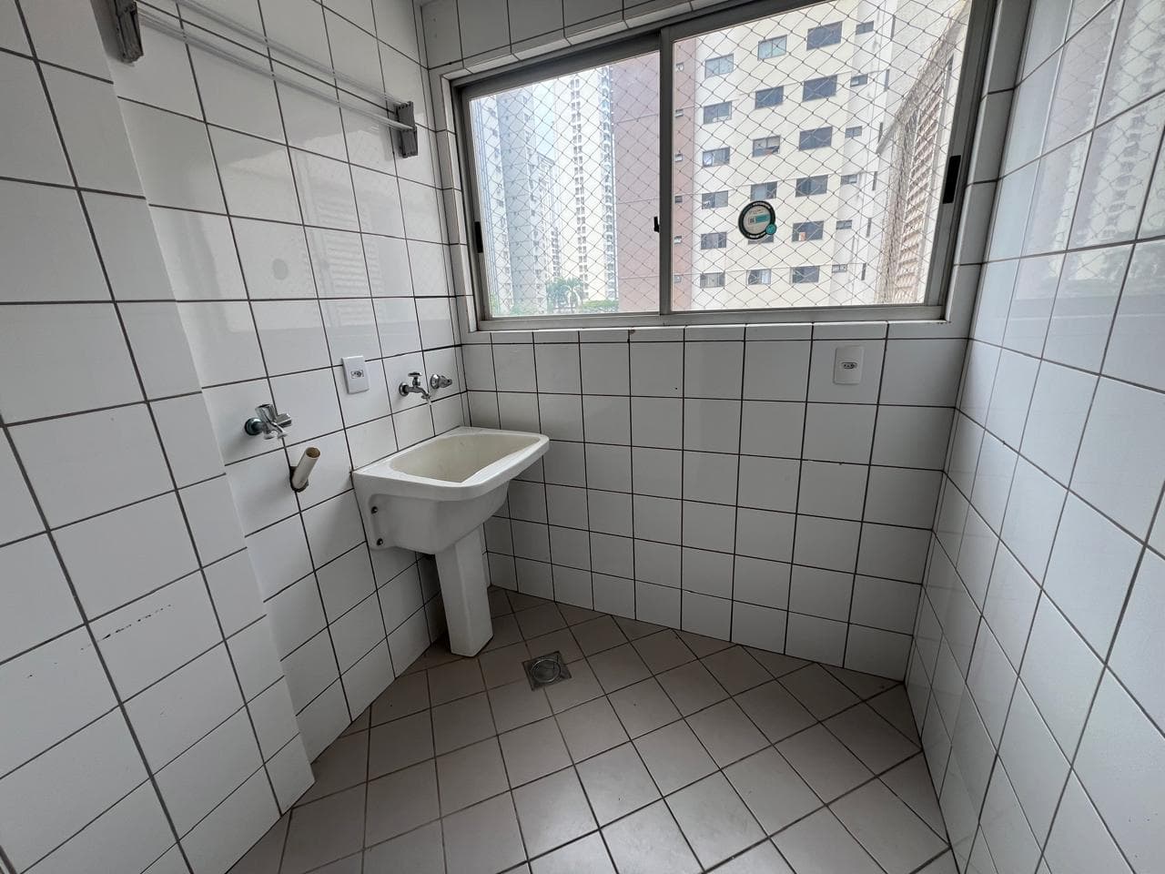 Apartamento 03 Quartos 01 Suíte - Residencial Lago das Brisas - Setor Bueno