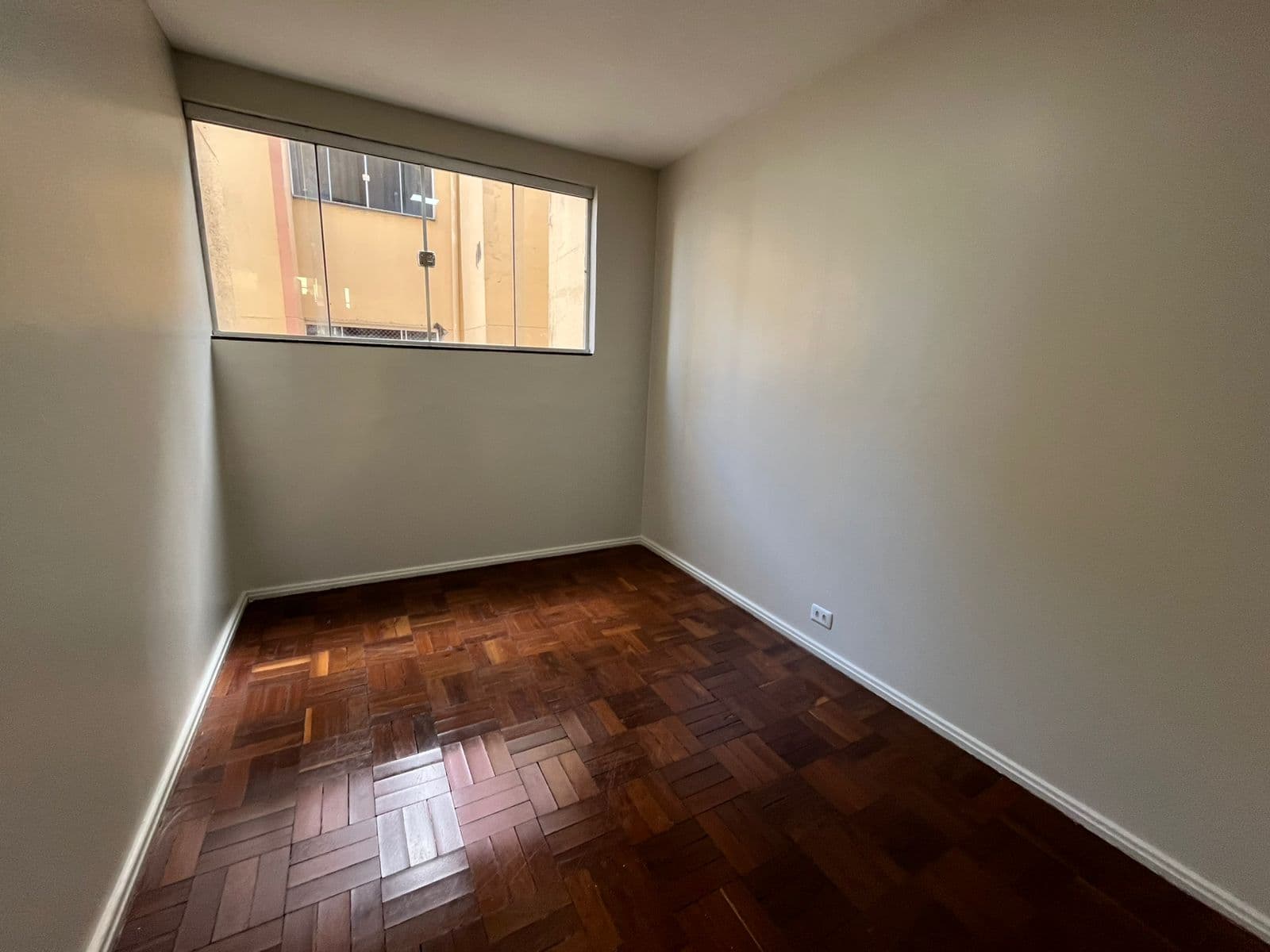 APARTAMENTO 3 QUARTOS NO SETOR BUENO RES HUMAITA